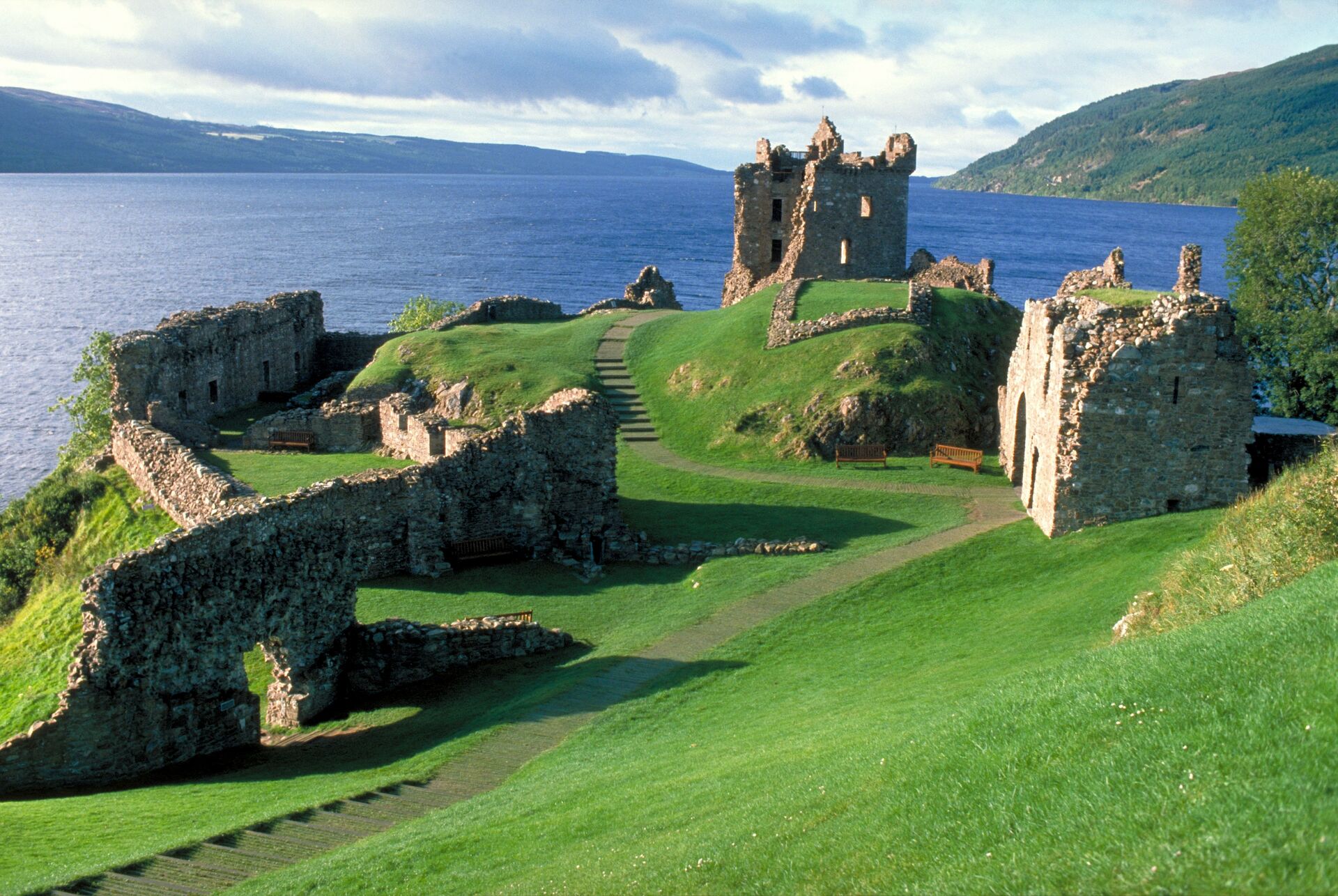 Loch Ness, Whisky & Outlander Explorer (incl. Castle & Cruise)